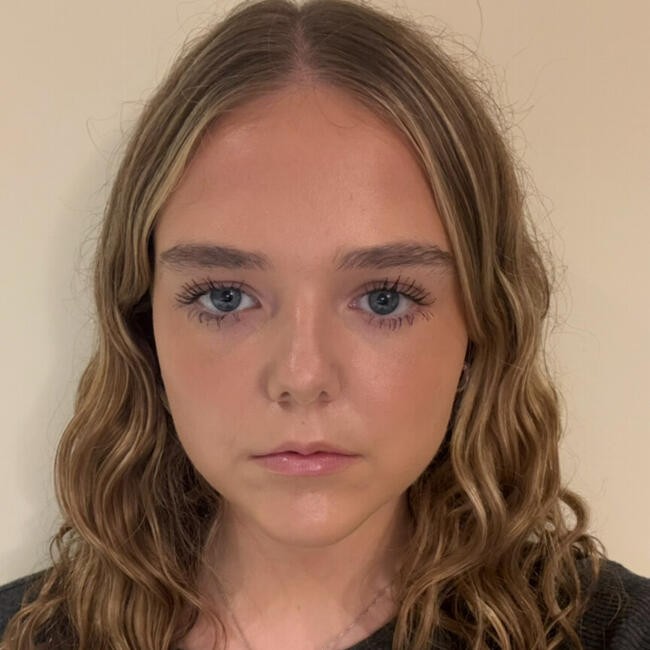 Babysitter in Nottingham: Holly