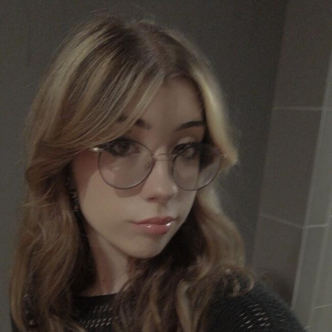 Babysitter in Saint-Quentin: Éloïse 