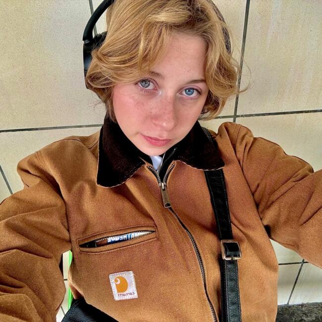 Babysitter in Lunel: Clémence