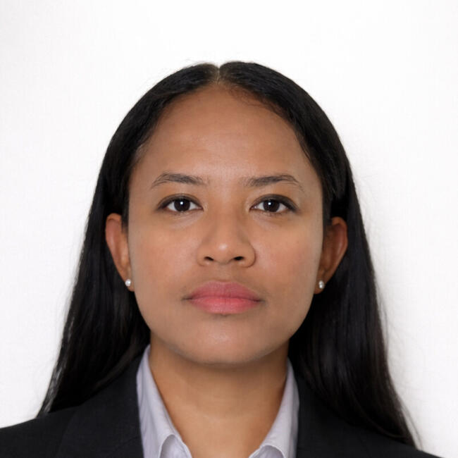 Babysitter in Groß-Zimmern: Anna