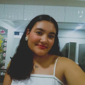 Babysitter Manaus: Kellryany