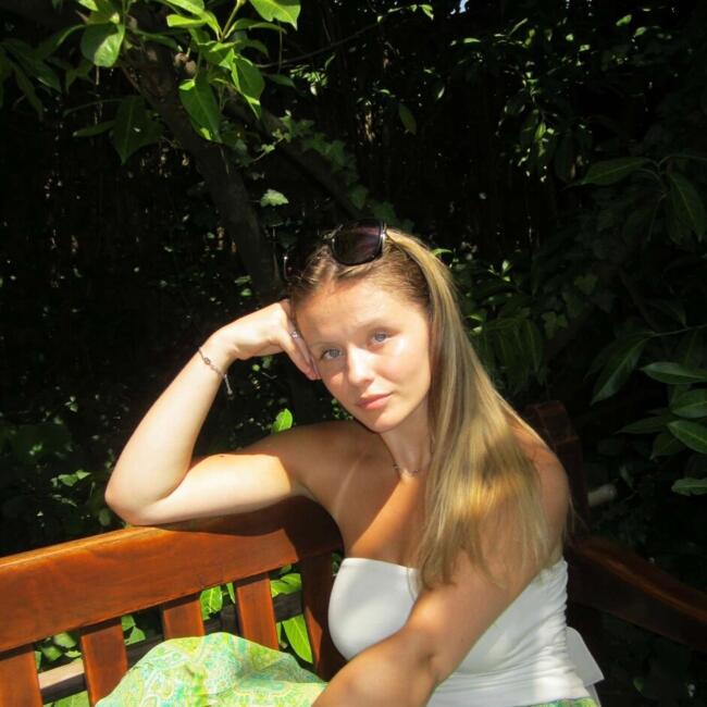 Babysitter in Pacy-sur-Eure: Ines