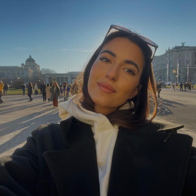 Babysitter in Wien: Dora