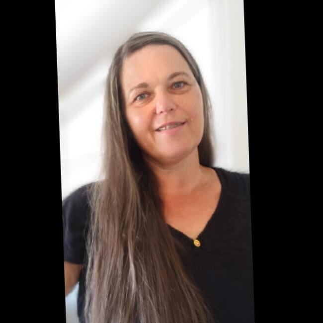 Babysitter in Barra Velha: Claudia