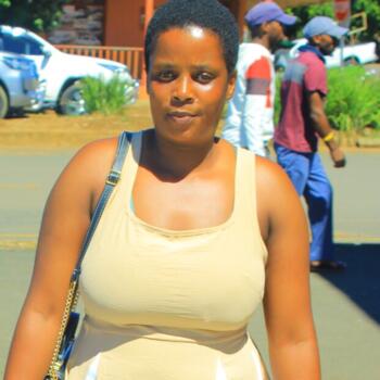 Nanny in Muden: Mbali