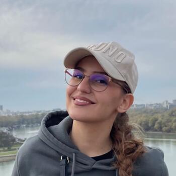 Bebisiterka u Surčin: Andrea