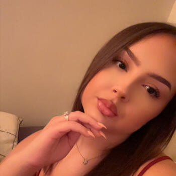 Babysitter in Chambray-lès-Tours: Gabriela