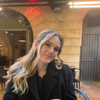 Babysitter in Bruges: Noémie