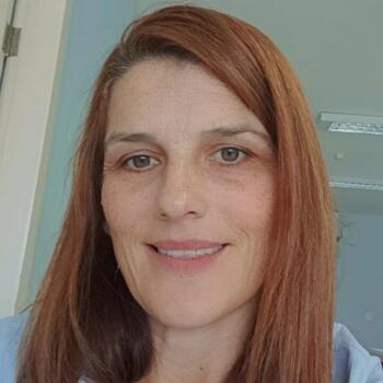 Babá em Tubarão: Josiane