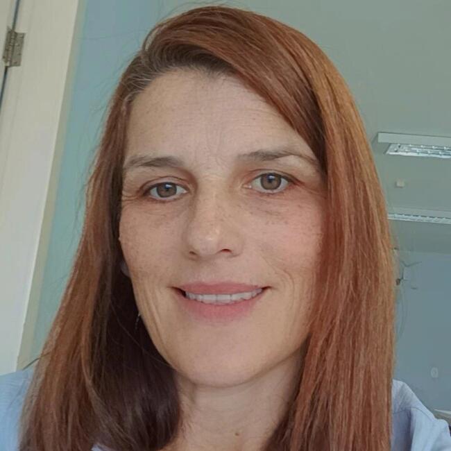 Babá em Tubarão: Josiane