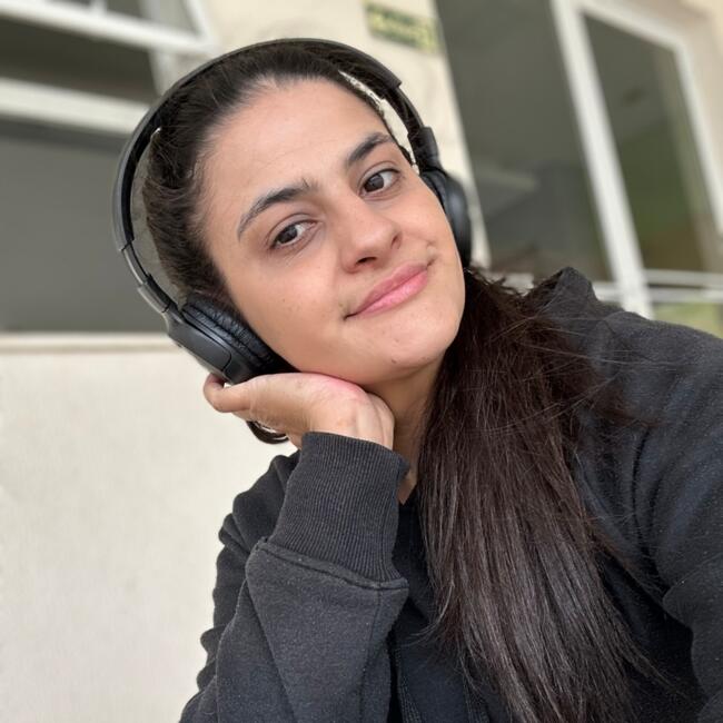 Babysitter in Galway: Ana Paula