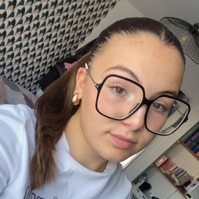 Babysitter in Loos-en-Gohelle: Léa