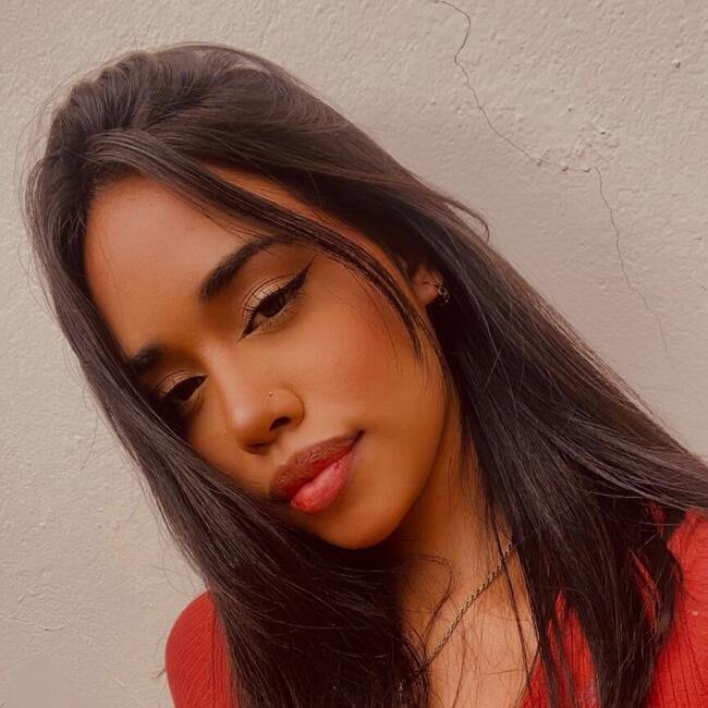 Babysitter in Patos de Minas: Raylla vitória