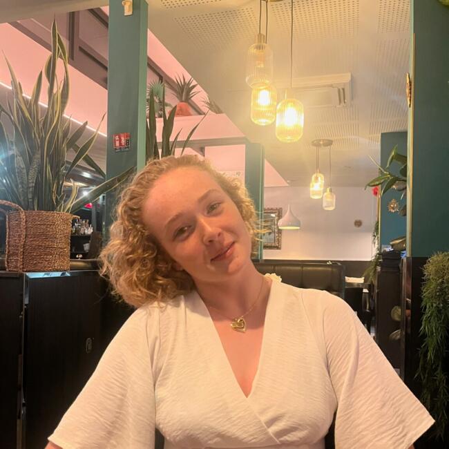 Babysitter in Antony: Oriane