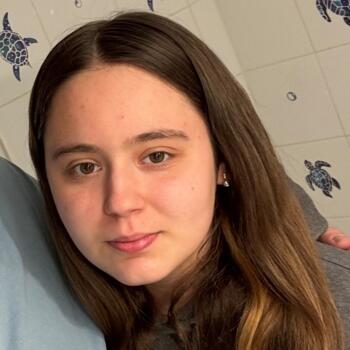 Babysitter in Lillebonne: Julia