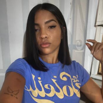 Babysitter Higuillar: Juleiny