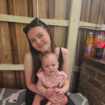 Babysitter Hobart: Isla