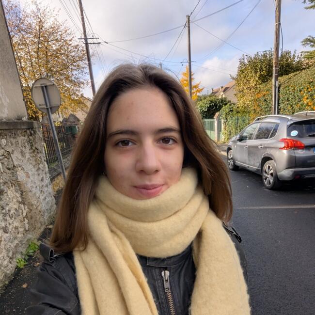 Babysitter in Égly: Léa