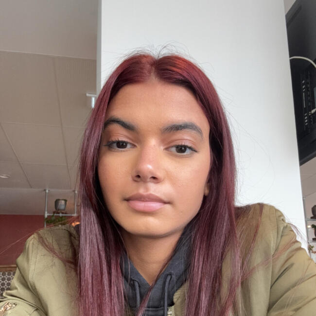 Babysitter in Bougival: Alina