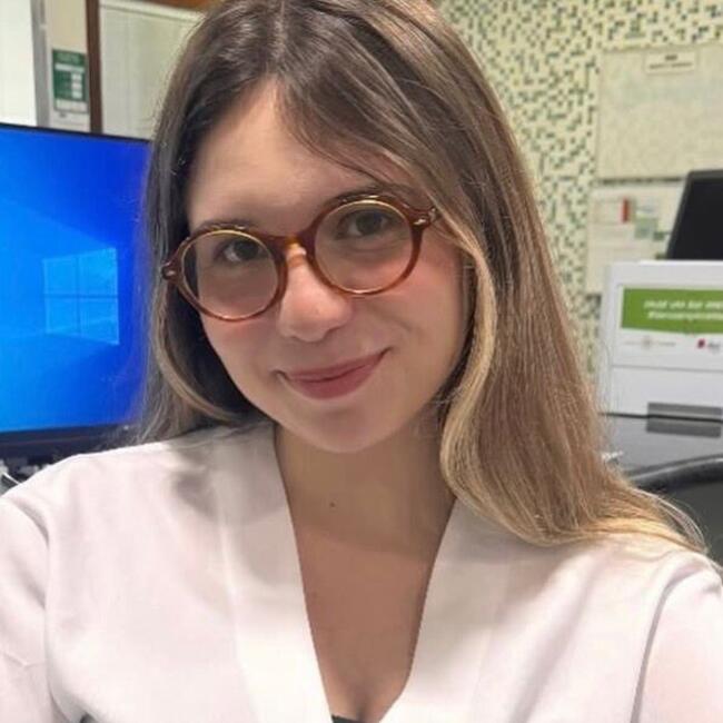 Babysitter in Vila Velha: Julia