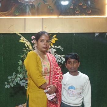 बेबीसिटर Ghāziābād: Riya