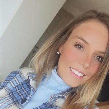 Babysitter in Sint-Agatha-Berchem: Coralie