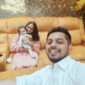 Δουλειά για babysitter στην περιοχή Βομβάη: δουλειά φύλαξης παιδιών Dhira