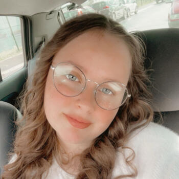 Babysitter in Louvroil: Chloé