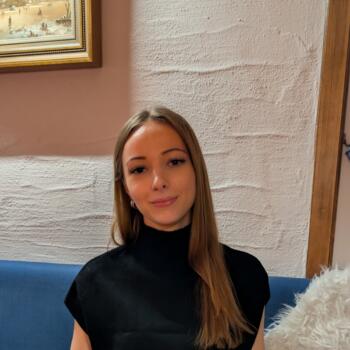 Babysitter in Kinrooi: Valerie