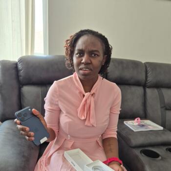 Babysitting job in Newhaven: babysitting job Lizleah