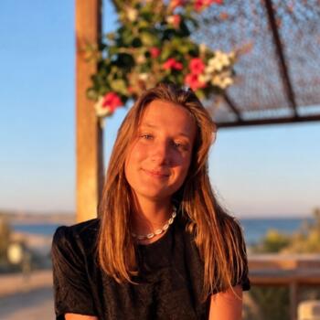 Babysitter Saint-Georges-sur-Fontaine: Lucie