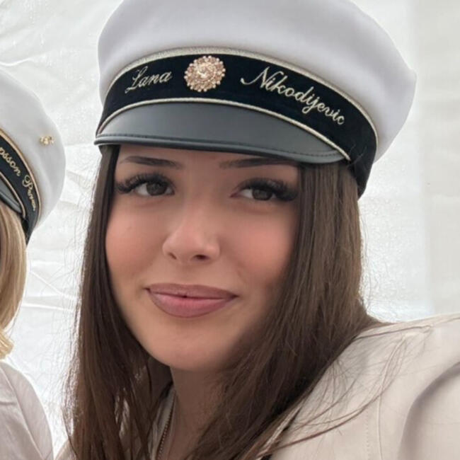 Babysitter em Cascais: Lana