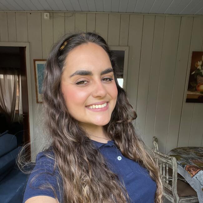 Babysitter in Campo Largo: Julia