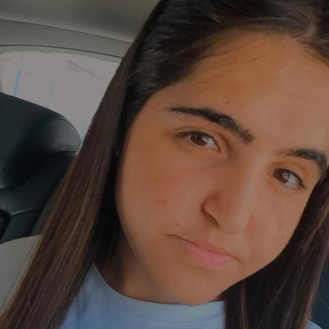 Babysitter a Neive: Eya