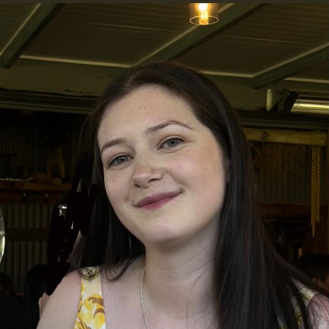 Babysitter in Hamilton: Indy