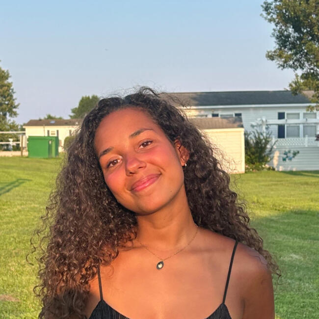 Babysitter in Amiens: Inès