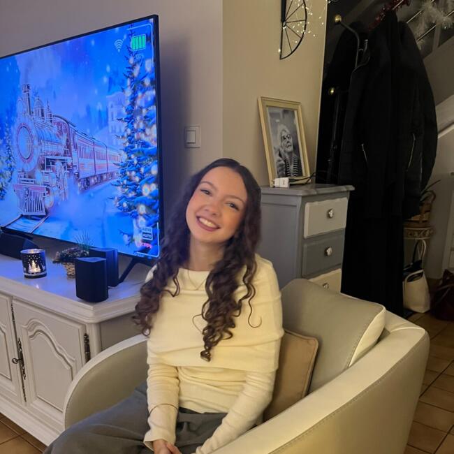 Babysitter in Écully: Lea