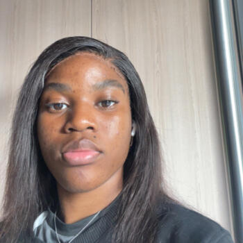 Babysitter in Lyon: Ely