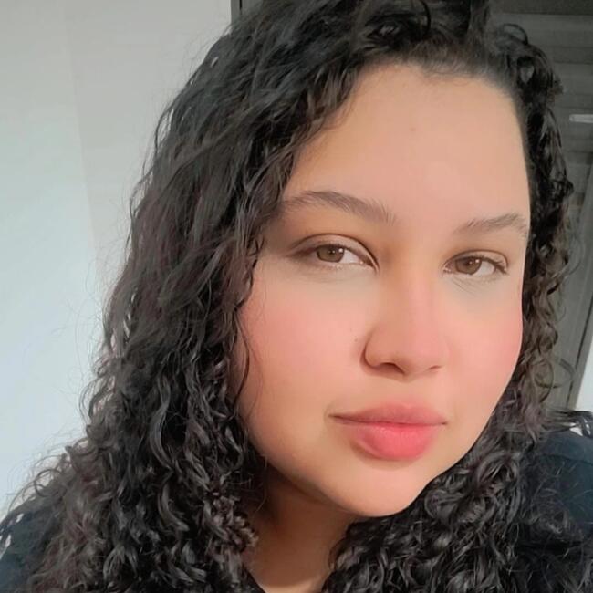 Babysitter in Aparecida de Goiânia: Naiely de Oliveira