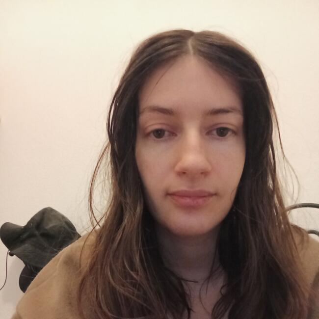 Babysitter in Châteaurenard: Lisa