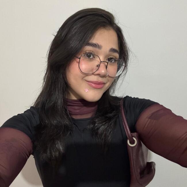 Babá em Recife: Clara