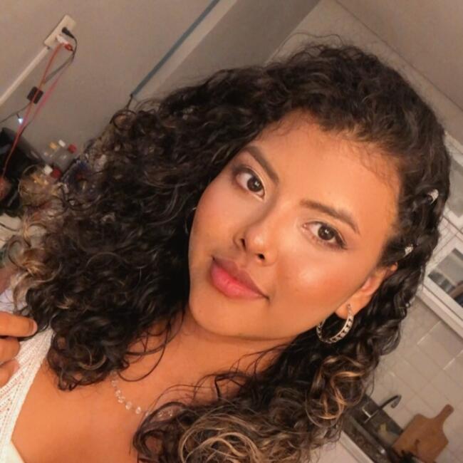 Babysitter in Tefé: Débora