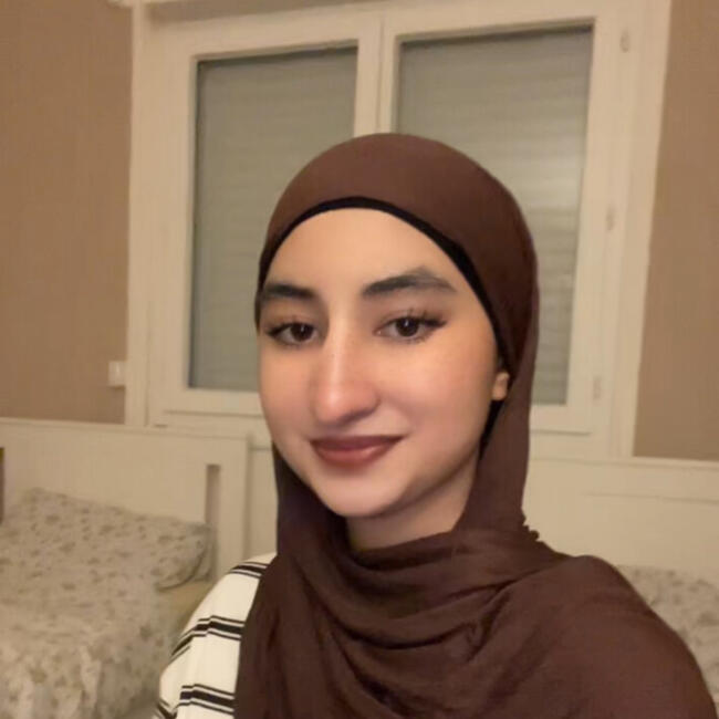 Babysitter in Rouen: Mastoora