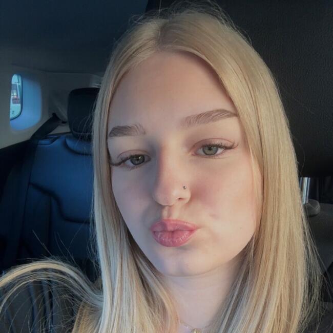 Babysitter in Lichtenwörth: Selina