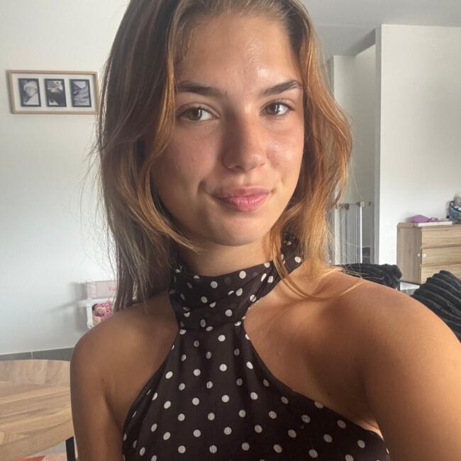 Babysitter in Bourg-de-Péage: Maely