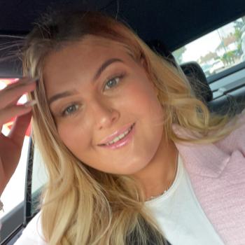Babysitter in Leicester: Jade
