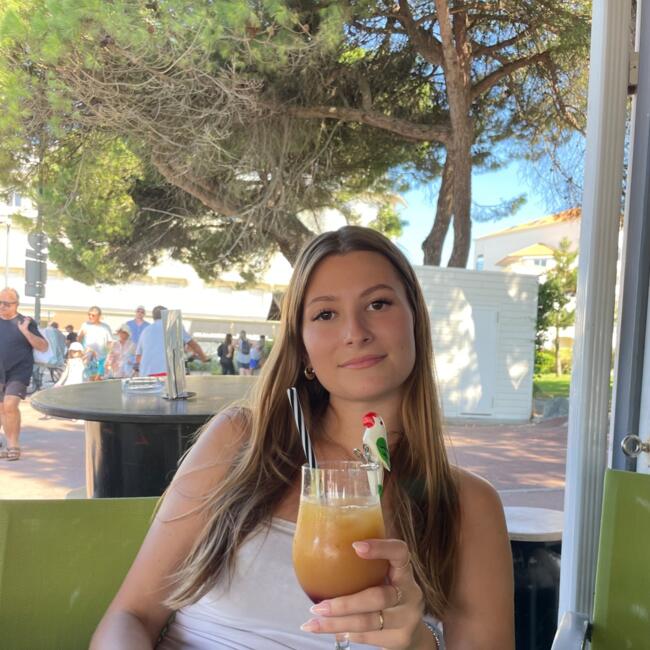 Babysitter in Villenave-d'Ornon: Tessa