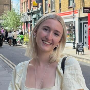 Babysitter in Farnham: Gracie