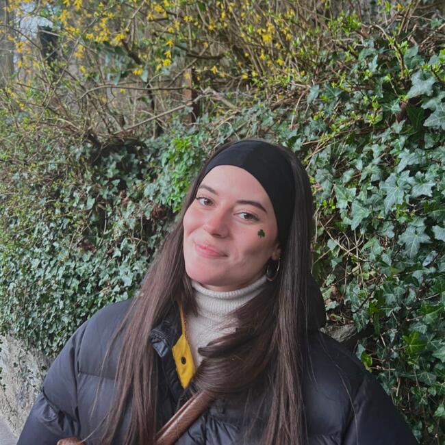 Nanny in Swords: Mónica