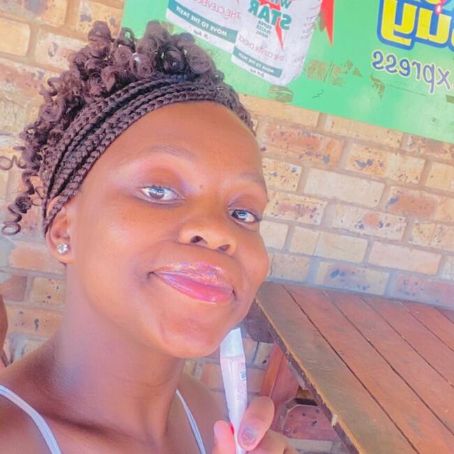 Babysitter in Khuma: Remoratile